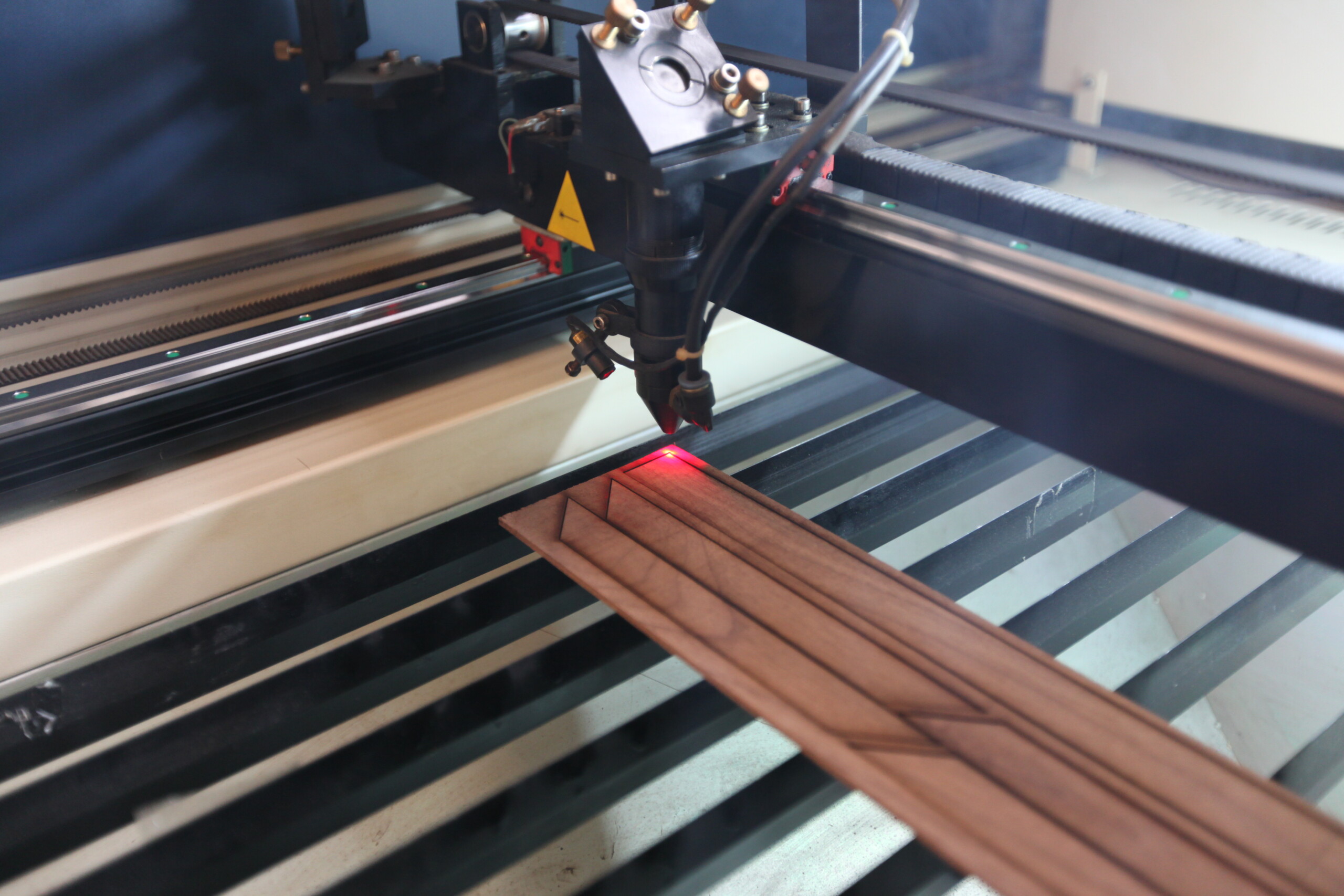 cut vener， laser cut